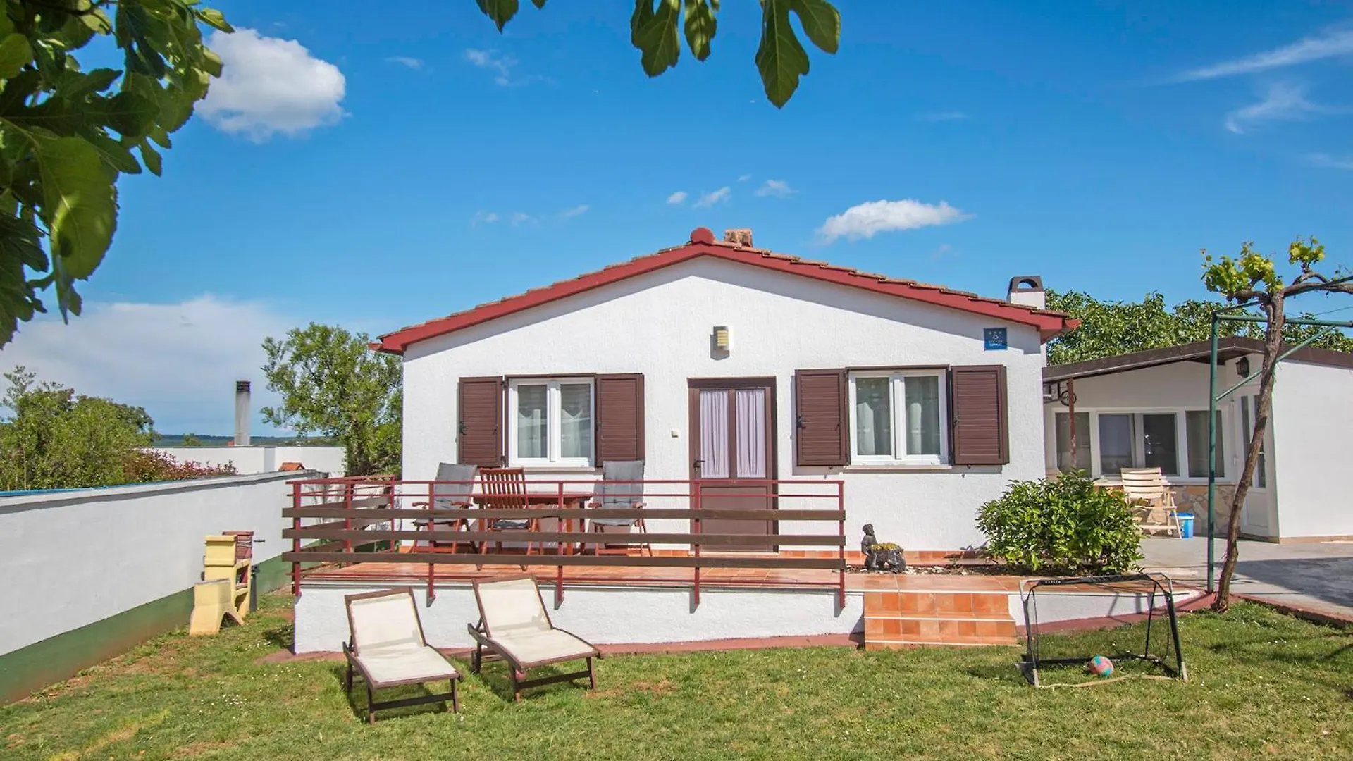 Holiday Home Edo contacts